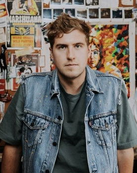 James Priestner as Scotty Marshall (voice)