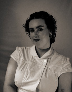 Amalia Farrow as Passer-by