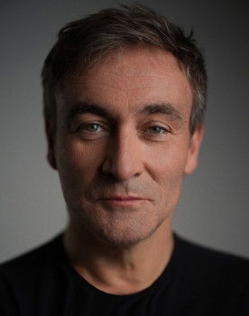 Derek Riddell as Nick Durden