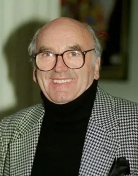 Al T. Kossy as Roy Brabham