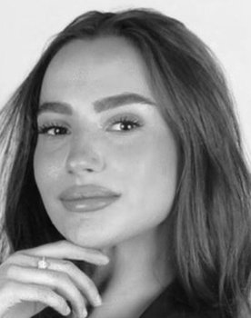 Marta García as Madre de Arturo