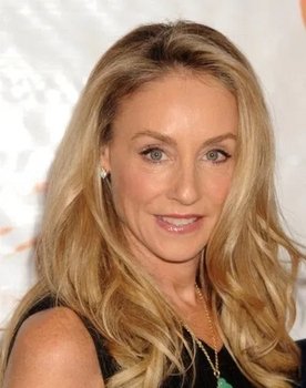 Tracy Pollan as 