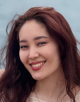 Suiun Orolbekova as Zhyldyz