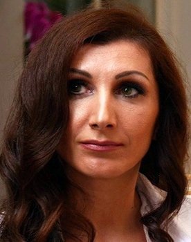 Με έκανε πουτάνα η μάνα μου