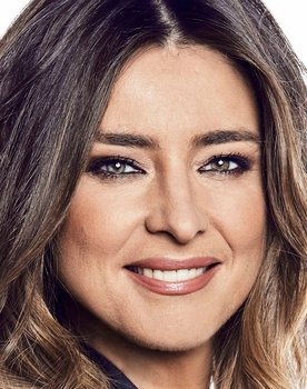 Sandra Barneda as Self - Presenter