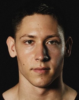 Gordan Kukic as Henry