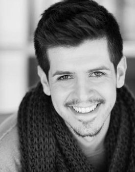 Simone Sibillano as Jafar