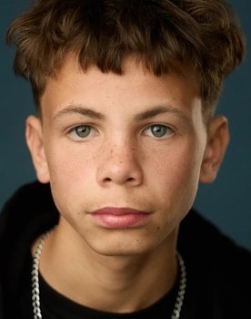 Blake Williams as Kyle