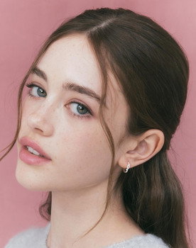 Aria Lyric Leabu as Young Cristina
