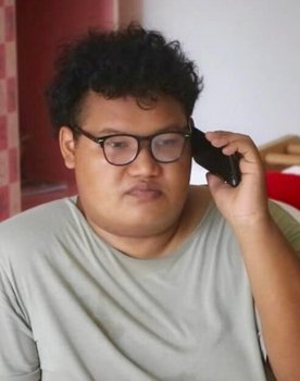 Pitak Songlek as Self, Narrator