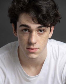 Jesse Boitel as Robbie