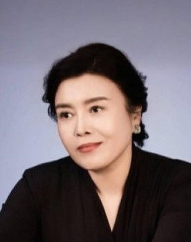 Ding Jiali as Auntie