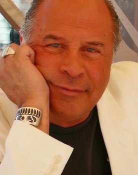 Hank Saroyan as Thumkii (voice)
