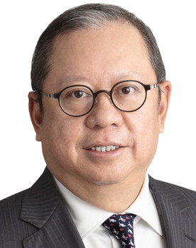 Peter Lam Kin-Ngok as Wealthy Business Man