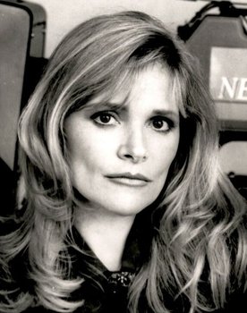 Helen Shaver as Elaine Tipton
