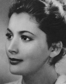 Kyunna Ignatova as Anush Petrosyan