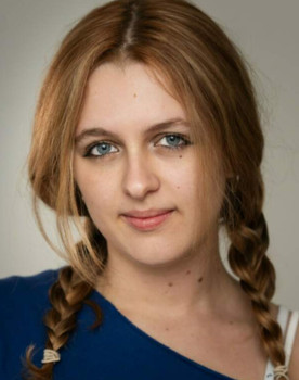 Stella McLaughlin as Izzy