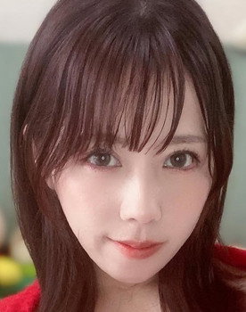Ami Kasai as Female College Student
