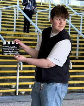 Oliver Nicholson as Extra