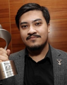 Syafiq Yusof as Along