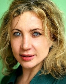Iaia Forte as Prostituta