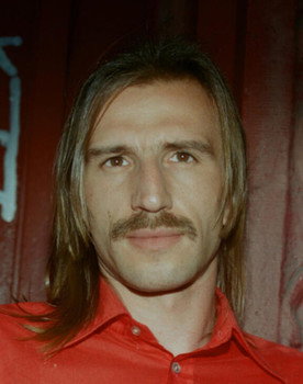 Baptiste Pinteaux as Father Dela Reina