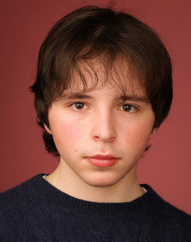 Luka Oatman as Hugo