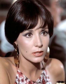 Concha Velasco as Peregrina