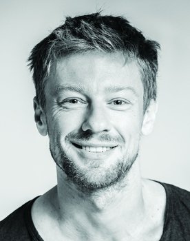Dénes Száraz as Hohenlohe