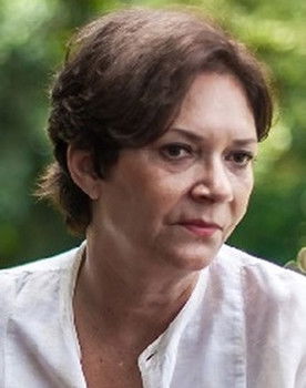 Noêmia Duarte as Betsy