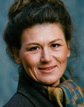 Suzanne Ernrup as Anne-Marie