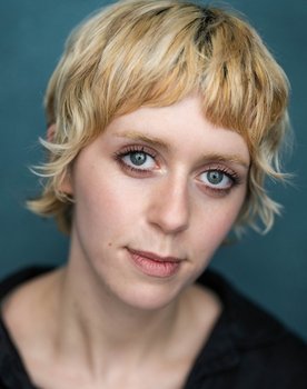 Natasha Biggs as Mia