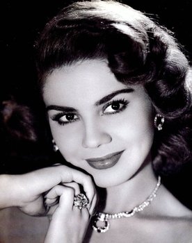 Lilia Prado as 