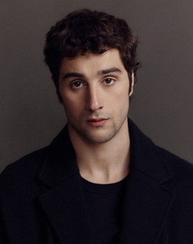 Agustín Della Corte as Roque Pérez