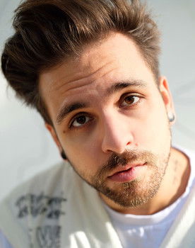 Alessio Bernabei as Self (video)