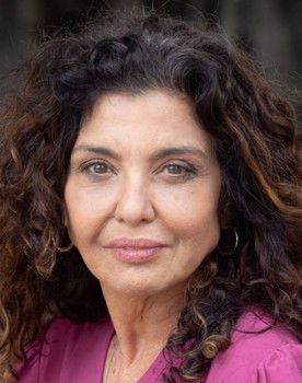 Mônica Feijó as Mãe de Isabel