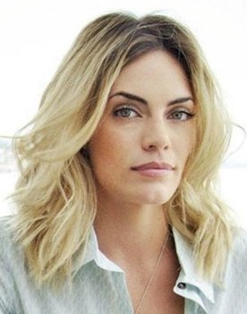 Emilia Attías as Ximena Solís