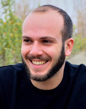 Κώστας Συλβέστρος as Λέα