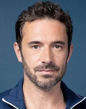 Oliver Farnworth as Thomas