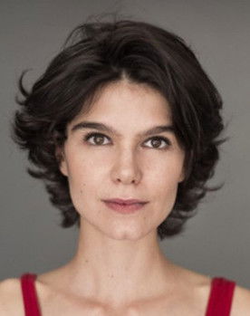 Julia Piera as Carmen