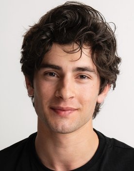 İzzet Yüksek as Orjinal