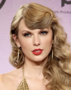 Taylor Swift as Liz Meekins