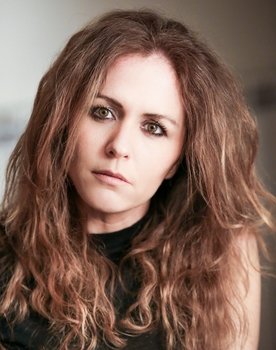 Flaminia Lera as Tenente Emma Vinci