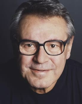 Miloš Forman as Self (voice)