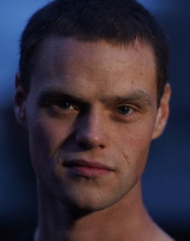 Bobby Schofield as Tom Andrews