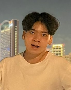 Warinthon Narongthip as Student