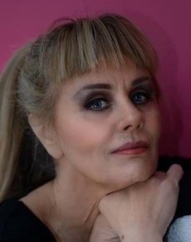 Domenika Regou as Maria