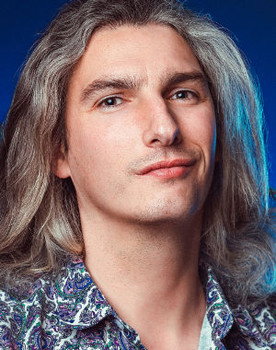 Gilles Stella as Lui-même/Gilles Stello/Le Régisseur Moustachu Farfelu