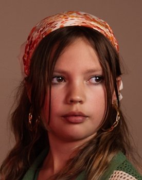 Loïs Reinders as Dana