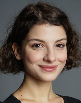 Aylin Paksoy as Aylin
